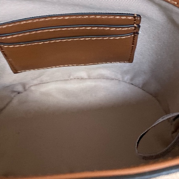 NWOT Nine Wear Hardshell Structured Bucket Signature “9” Bag w Gold Chain Strap - Picture 16 of 16